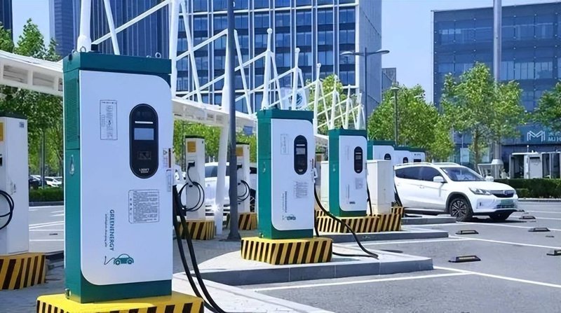 如何快速、准确地下载并安装智能出行App？